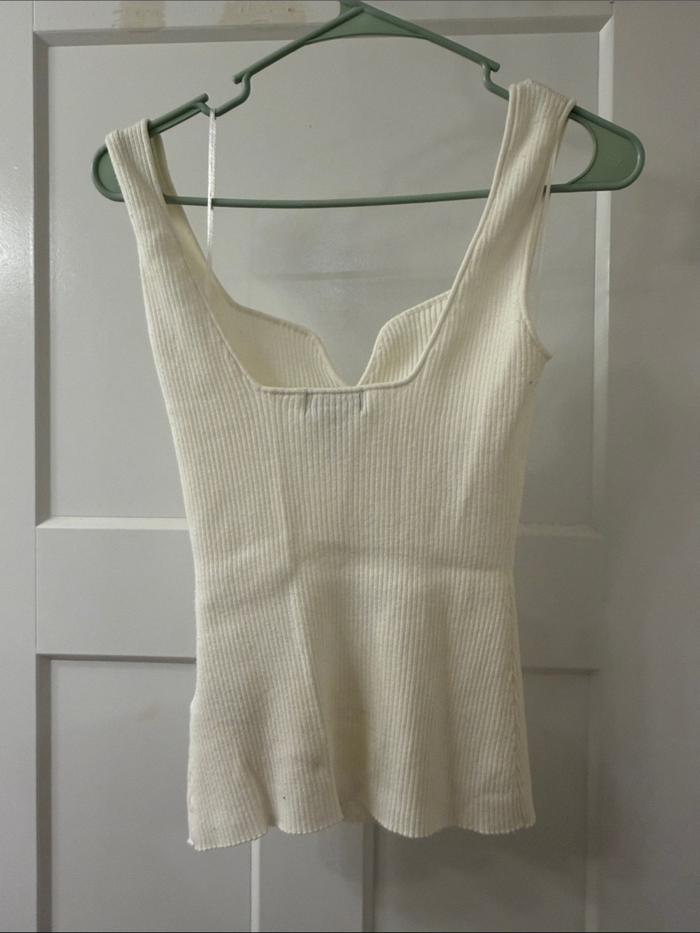 H&M Cream Ribbed Notch V Tank - Picture 3 of 4
